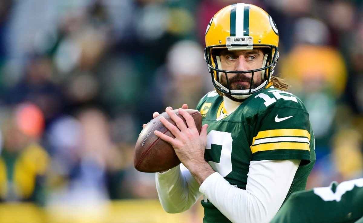 Aaron Rodgers' new Packers contract conditions are reported here